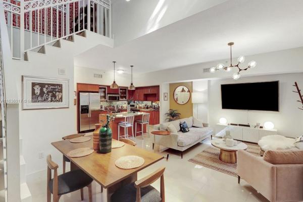 Puerta De Palmas, 888 S Douglas Rd #102, Coral Gables, Florida 33134, image 2