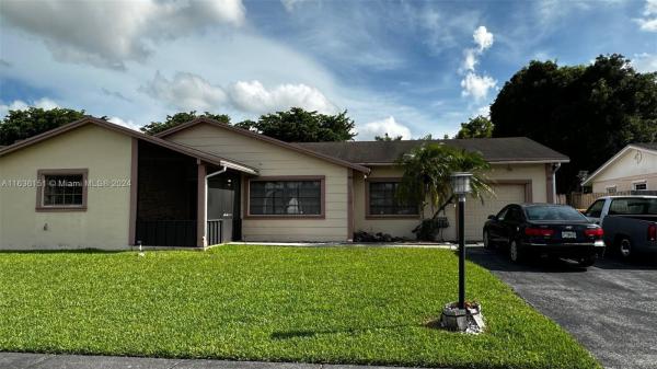 Homestead Lakes Farmlife West, 1700 S Curlew Ln, Homestead, Florida 33035, image 1