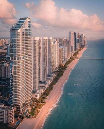 Tdr Tower 2, 15901 Collins Ave #2407, Sunny Isles Beach, Florida 33160, image 1