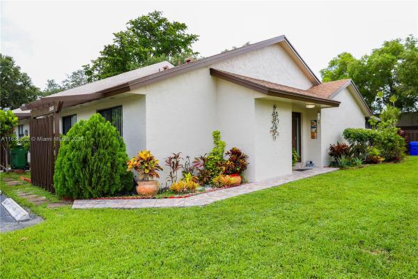 East Lakes Townhomes, 1540 NW 98th Way #1540, Pembroke Pines, Florida 33024, image 1