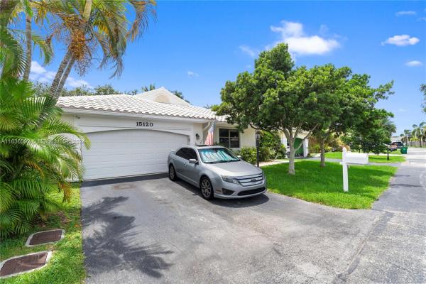 Falcon's Lea Patio Homes, 15120 Durham Ln, Davie, Florida 33331, image 3