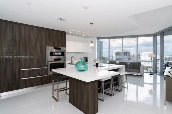 Paramount Miami Worldcenter, 851 NE 1st Ave #1710, Miami, Florida 33132, image 1