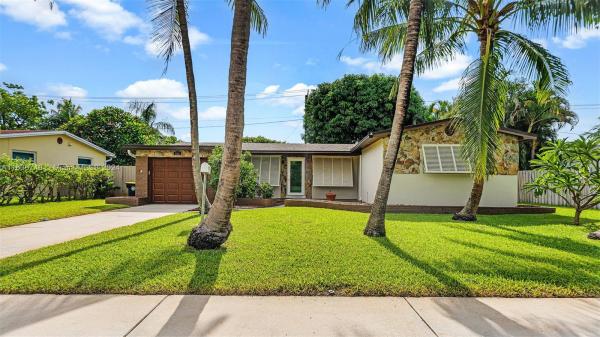Dania Tropical Estates, 814 NW 8th Ave, Dania Beach, Florida 33004, image 1