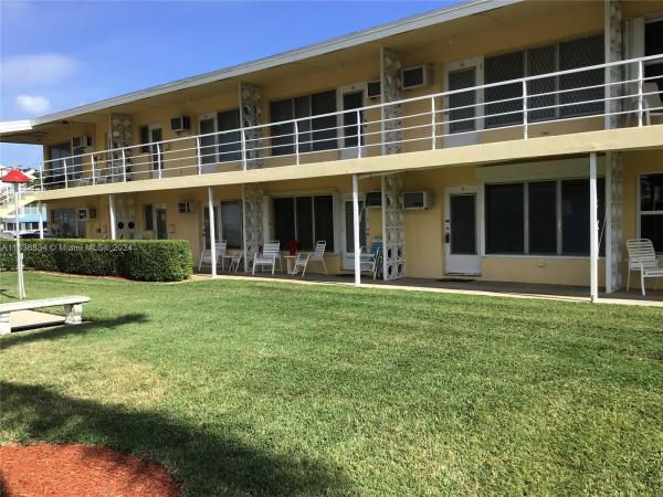 Sun Set Apartments, 1110 N Riverside Dr. #4, Pompano Beach, Florida 33062, image 1