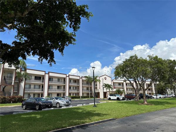 Belfort At Kings Point, 9677 S Belfort Cir #312, Fort Lauderdale, Florida 33321, image 1