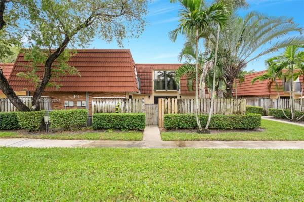 Waterford Courtyards At Jacaranda, 9905 NW 6th Pl, Plantation, Florida 33324, image 1