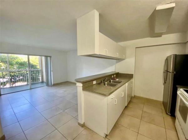 Pinehurst Club, 430 S Park Rd #3-204, Hollywood, Florida 33021, image 1