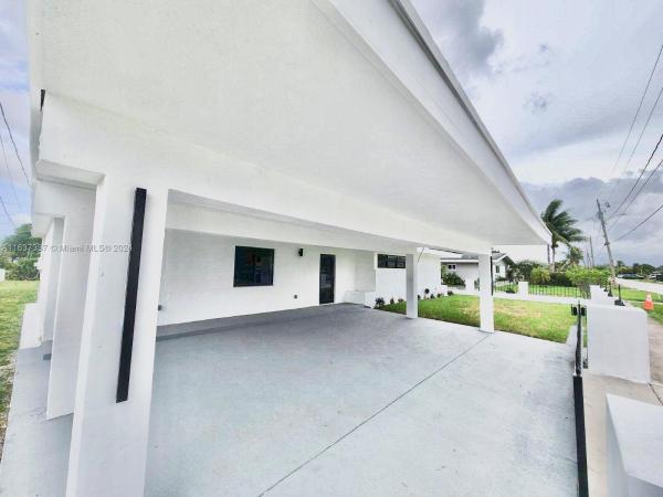 Carol City Gardens, 19011 NW 39th Ct, Miami Gardens, Florida 33055, image 3