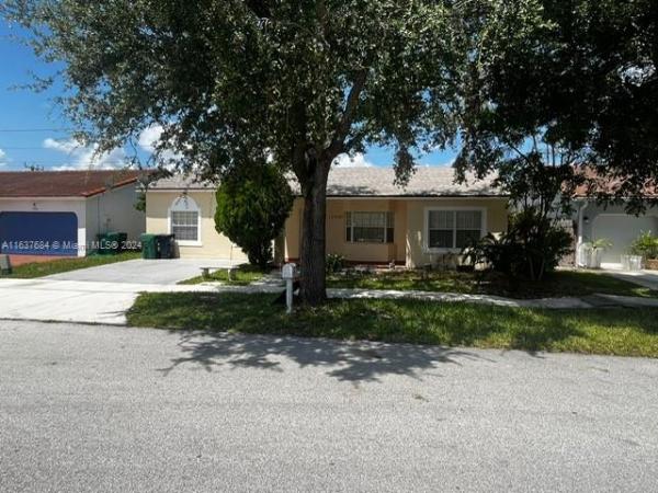 Majestic Homes, 17390 SW 146th Ct, Richmond West, Florida 33177, image 3