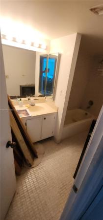 Winston Towers 600, 210 174th St #1912, Sunny Isles Beach, Florida 33160, image 1