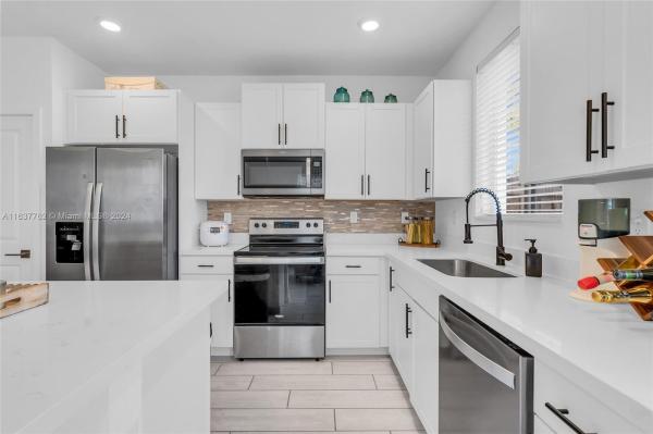 Towns At Seascape, 2465 SE 10th Ct, Homestead, Florida 33035, image 1
