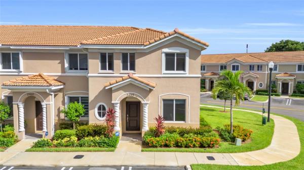 Towns At Seascape, 2465 SE 10th Ct, Homestead, Florida 33035, image 2