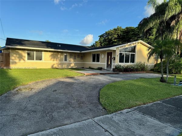 Bel Aire, 20000 Bel Aire Dr, Cutler Bay, Florida 33189, image 3