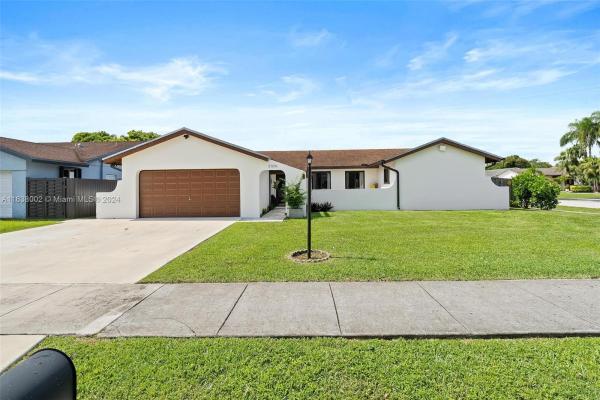 Caravel At Calusa, 13870 SW 106th St, The Hammocks, Florida 33186, image 1
