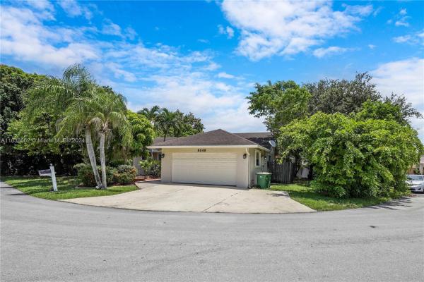 Timber Point At Woodmont, 8040 NW 72nd St, Tamarac, Florida 33321, image 1