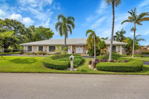 Pinewood Estates, 8845 SW 176th Ter, Palmetto Bay, Florida 33157, image 1