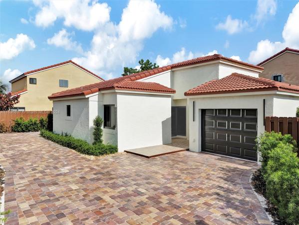 Poinciana Pointe, 518 SW 88th Pl E, Fountainebleau, Florida 33174, image 1