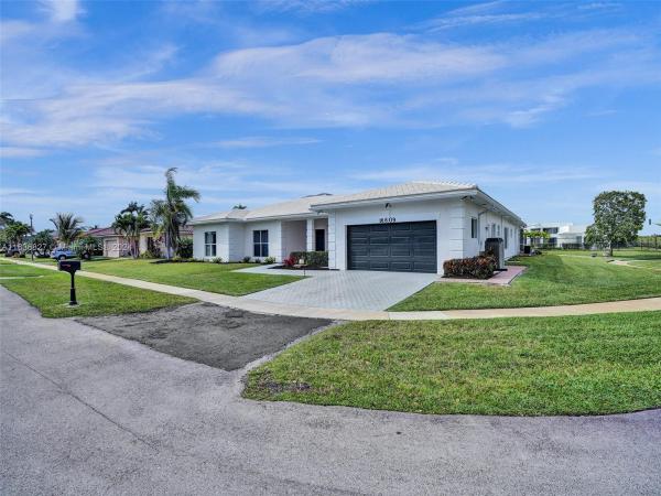 Bonaventure Lakes, 16609 Golfview Dr, Weston, Florida 33326, image 1