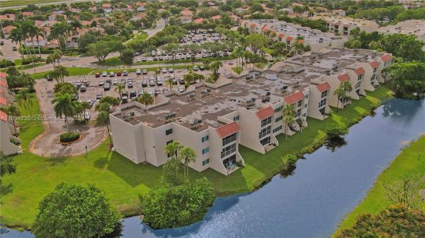 Racquet Club Village, 120 Lakeview Dr #312, Weston, Florida 33326, image 1