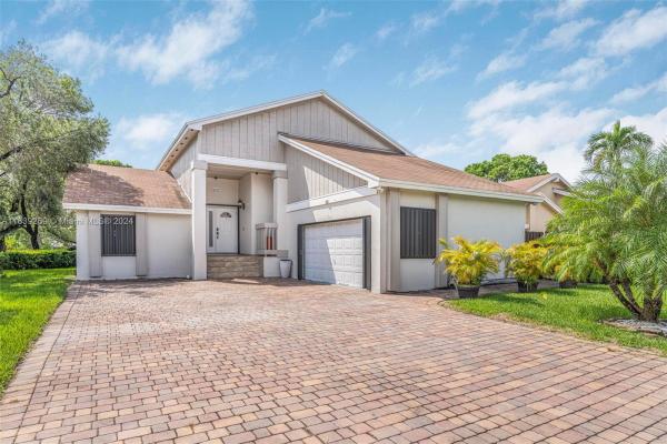 Patio Homes At Lakes Of The Meadow, 14842 SW 43rd Ln, Kendall West, Florida 33185, image 1