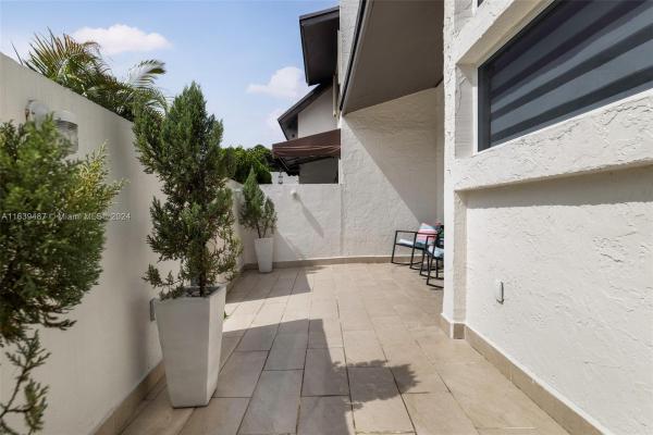 Snapper Creek Townhouses, 7125 SW 111th Ct, Kendall, Florida 33173, image 3