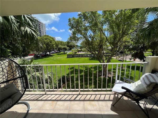 11111 Biscayne Blvd #2D, Unincorporated Dade County, Florida 33181, image 1