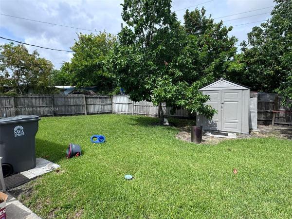 5881 E Cayman Cir E, West Palm Beach, Florida 33407, image 3