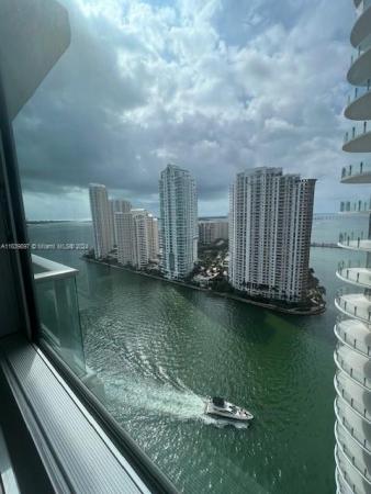 Met 1, 300 S Biscayne Blvd #T-2506, Miami, Florida 33131, image 2