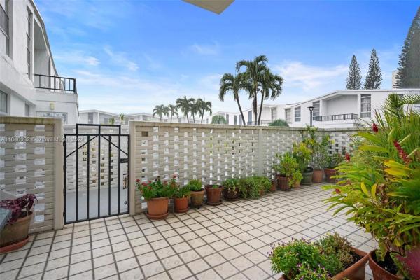 Commodore Plaza Townhouse, 2720 NE 183rd St #TH20, Aventura, Florida 33160, image 1