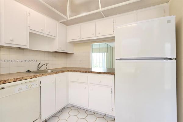 Oriole Golf & Tennis Club 2, 1040 Country Club Dr #404, Margate, Florida 33063, image 1