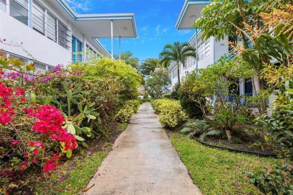 The Esquire House, 4720 Pine Tree Dr #8, Miami Beach, Florida 33140, image 1