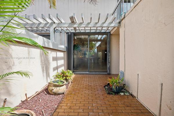 Golfwood, 687 NE 206th Ter, Ives Estates, Florida 33179, image 3