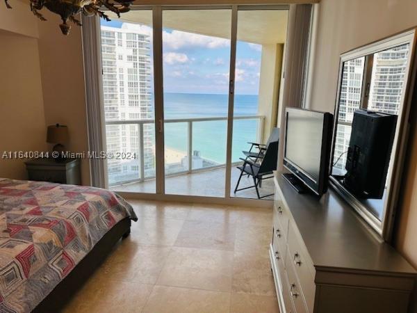 La Perla, 16699 Collins Ave #2006, Sunny Isles Beach, Florida 33160, image 3