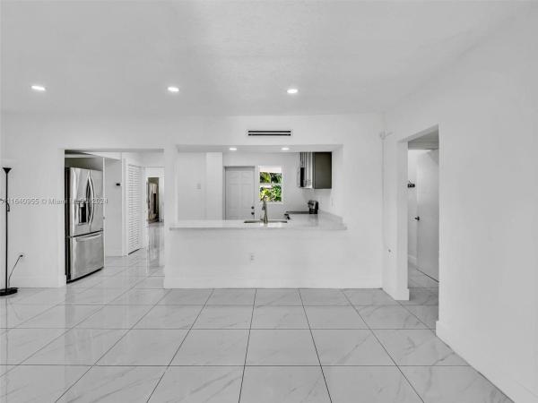 Brian Manors, 771 NE 142nd St, North Miami, Florida 33161, image 1