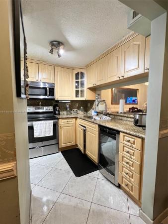 West Fontaine, Fountainebleau, Florida 33172, image 1