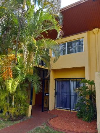 Taracoma Townhomes, 13761 SW 84th St #B, Kendale Lakes, Florida 33183, image 3