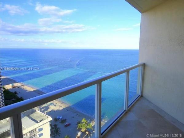 La Perla, 16699 Collins Ave #2409, Sunny Isles Beach, Florida 33160, image 2