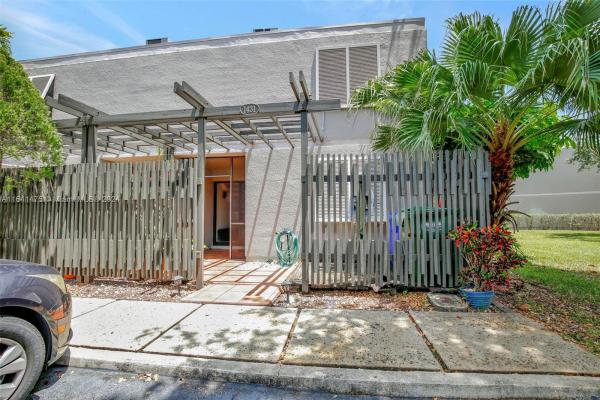 Villas Lakes, 1431 NW 112th Ter, Pembroke Pines, Florida 33026, image 1