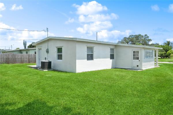 River Park, 421 SE Solaz Ave, Port St. Lucie, Florida 34983, image 3