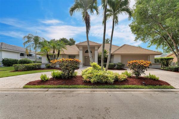 The Fairways At Eagle Trace, 1705 W Eagle Trace Blvd W, Coral Springs, Florida 33071, image 1