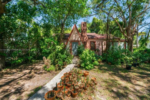 Spring Garden, 835 NW 7th St, Miami, Florida 33136, image 1