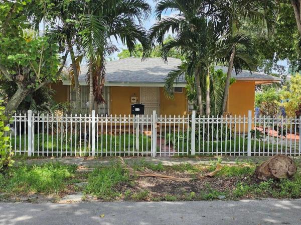 Douglas Commercial Center, 751 NW 35th Ct, Miami, Florida 33125, image 1