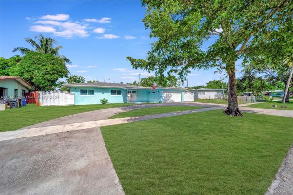 Melrose Park, 811 SW 39th Ave, Fort Lauderdale, Florida 33312, image 1