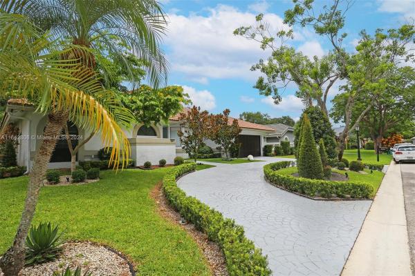Eagle Point, 2001 W Oakmont Ter, Coral Springs, Florida 33071, image 1