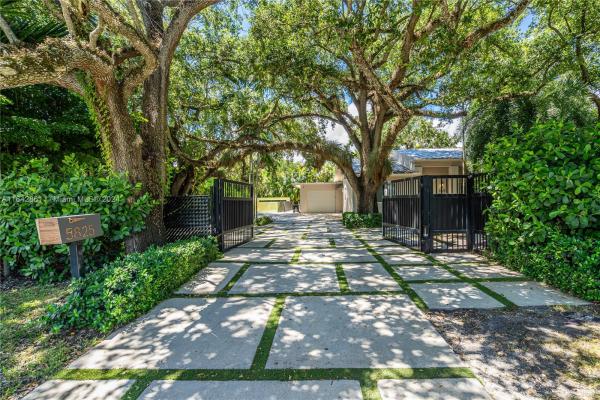 Coral Way Heights, 5825 SW 27th St, Tamiami, Florida 33155, image 1