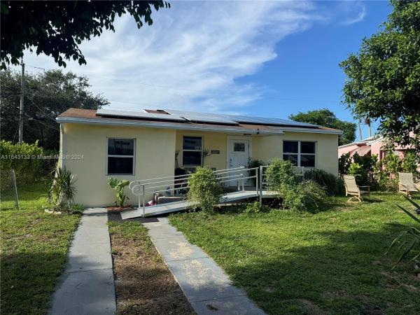Sunshine Manor, 2557 Fletcher St, Hollywood, Florida 33020, image 3