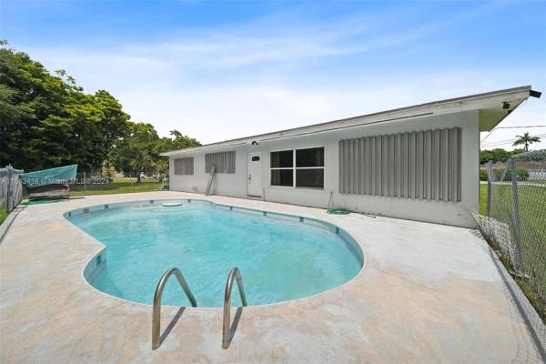 Florida City Heights, 301 SW 4th St, Florida City, Florida 33034, image 1