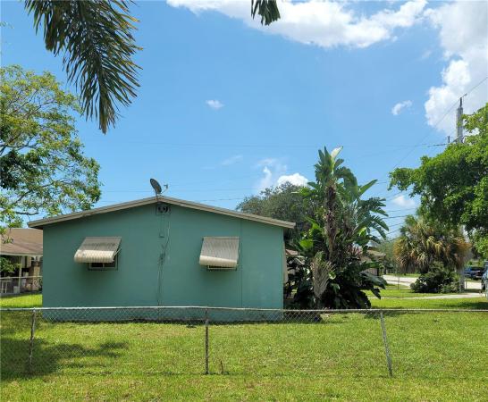 Liberia, 2935 N 23rd Ave, Hollywood, Florida 33020, image 3