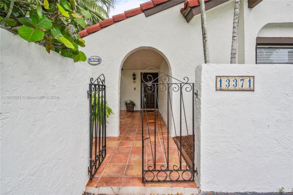 Town Villas In The Crossings, 13371 SW 114th Ln #13371, The Crossings, Florida 33186, image 3