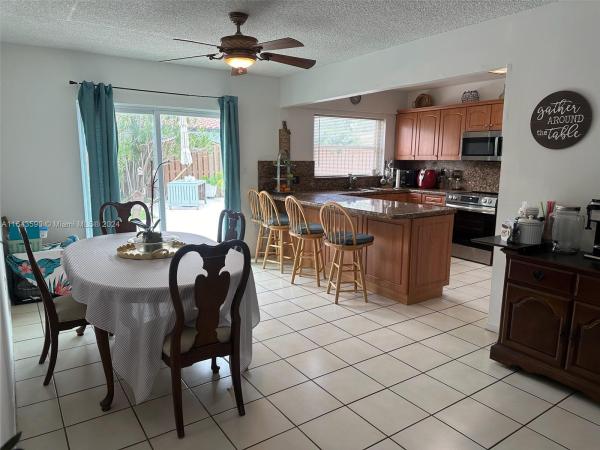 Kendale Lakes No HOA, 14200 Kendale Lakes Dr, Kendale Lakes, Florida 33183, image 3